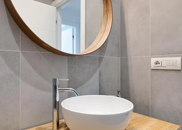 Fontana Di Trevi!! Comfy&elegant 3bedroom 2bath روما